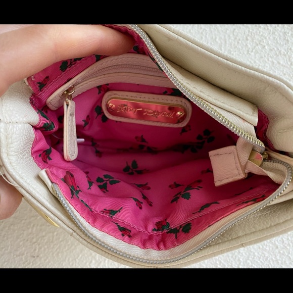 Betsy Johnson White Leather Crossbody/Clutch Bag - Picture 6 of 8